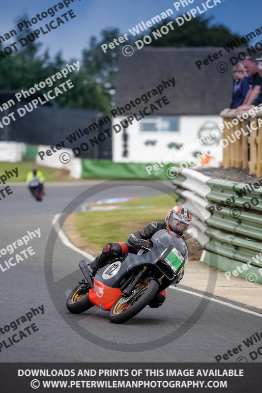 Vintage motorcycle club;eventdigitalimages;mallory park;mallory park trackday photographs;no limits trackdays;peter wileman photography;trackday digital images;trackday photos;vmcc festival 1000 bikes photographs